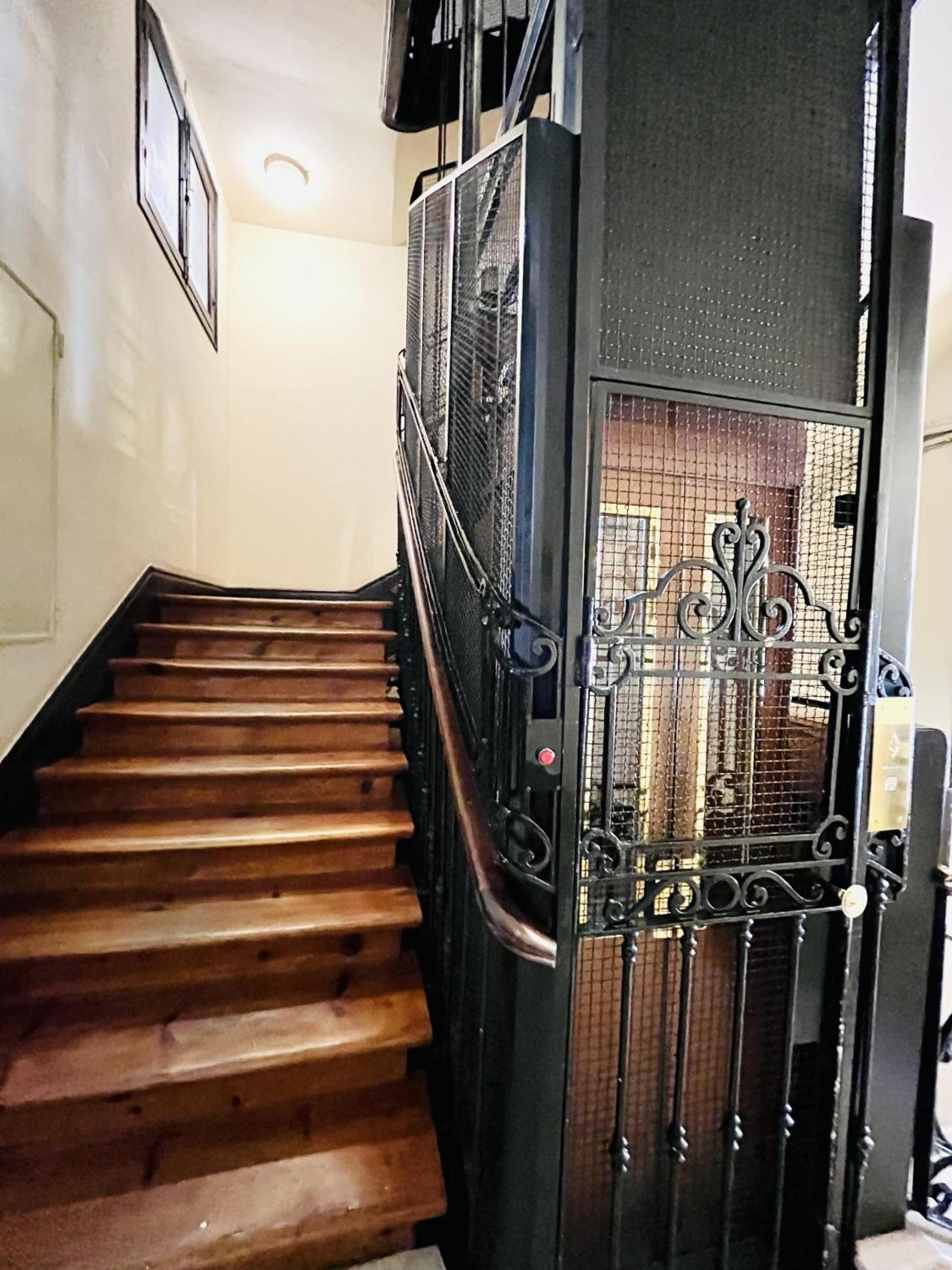 Dplace To Be - Amazing Apartments In Historic Center Madrid Eksteriør bilde